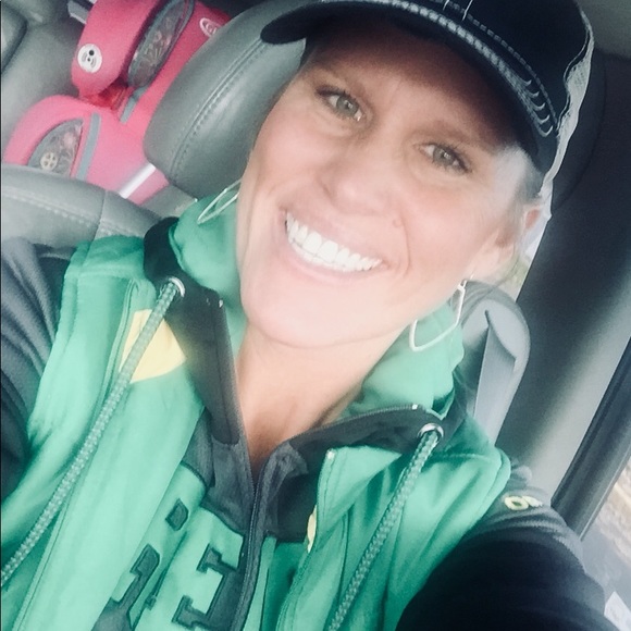 Meet your Posher, Dani - Picture 6 of 7